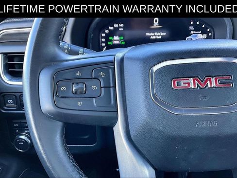 Used 2024 GMC Yukon XL SLT image 23