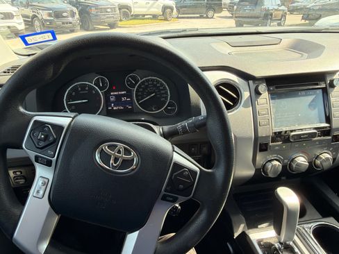 Used 2016 Toyota Tundra SR5 w/ SR5 Upgrade Package RWD image 5