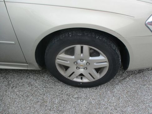 Used 2011 Chevrolet Impala LT FWD image 4