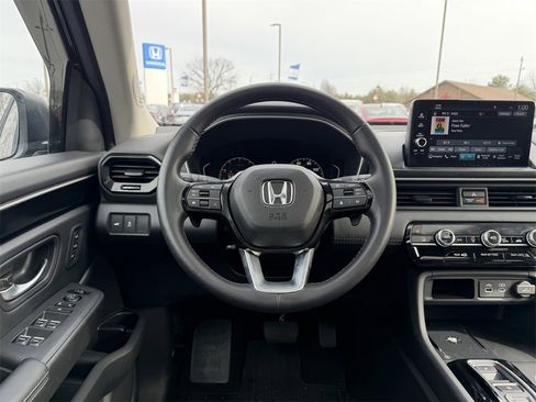 Used 2025 Honda Pilot Touring image 30