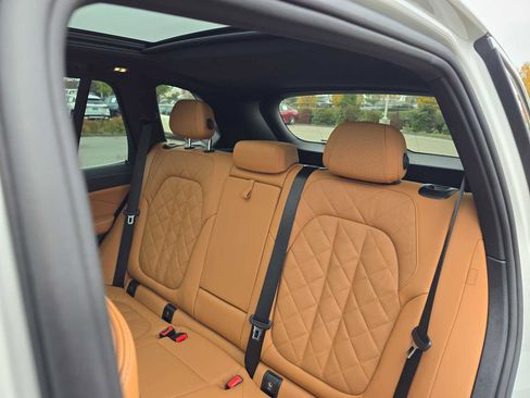 Used 2024 BMW X5 xDrive50e image 19