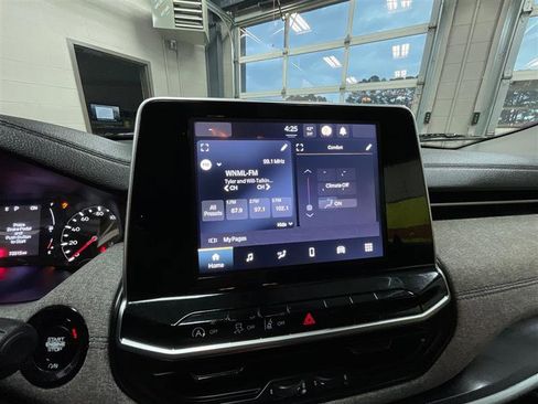 Used 2022 Jeep Compass Latitude image 17