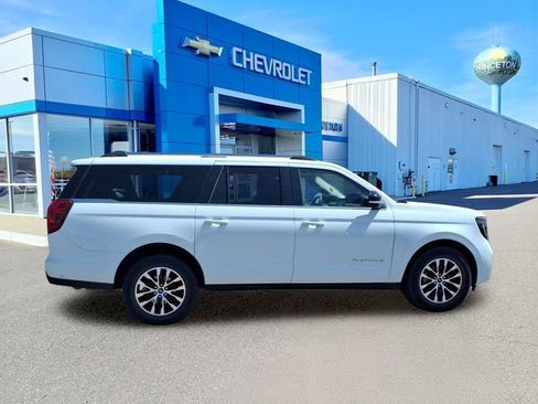 Used 2025 Ford Expedition Max Platinum AWD/4WD image 2