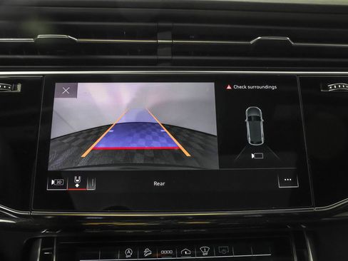 Used 2022 Audi Q8 Prestige w/ Prestige Package image 7
