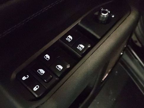 Used 2025 Jeep Compass Latitude w/ Altitude Special Edition image 21