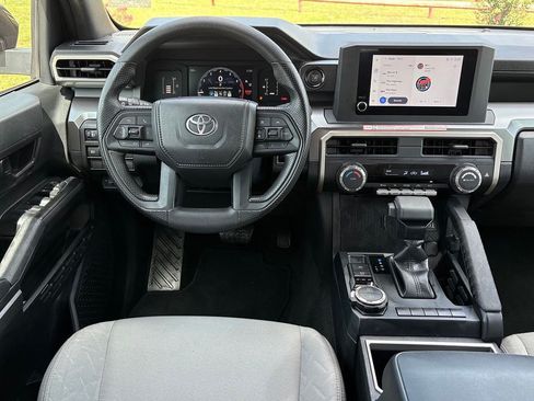 Used 2025 Toyota Tacoma SR5 AWD/4WD image 9