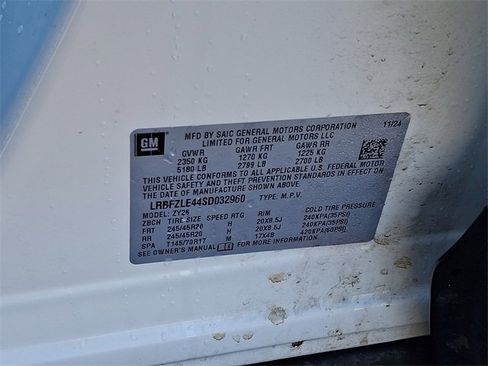 Certified 2025 Buick Envision Sport Touring image 26