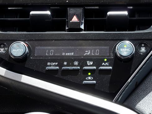 Certified 2022 Toyota Camry LE AWD/4WD image 34