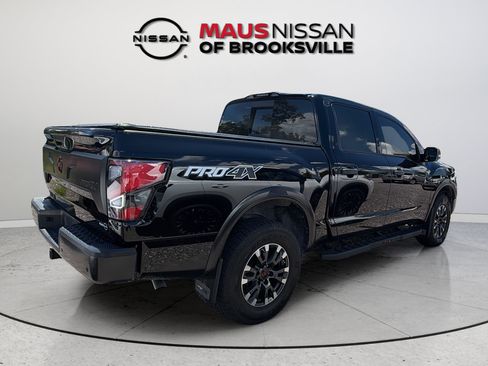 Used 2024 Nissan Titan PRO-4X w/ Pro-4x Convenience Package AWD/4WD image 12