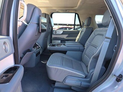 Used 2021 Lincoln Navigator Black Label w/ Cargo Convenience Package image 5