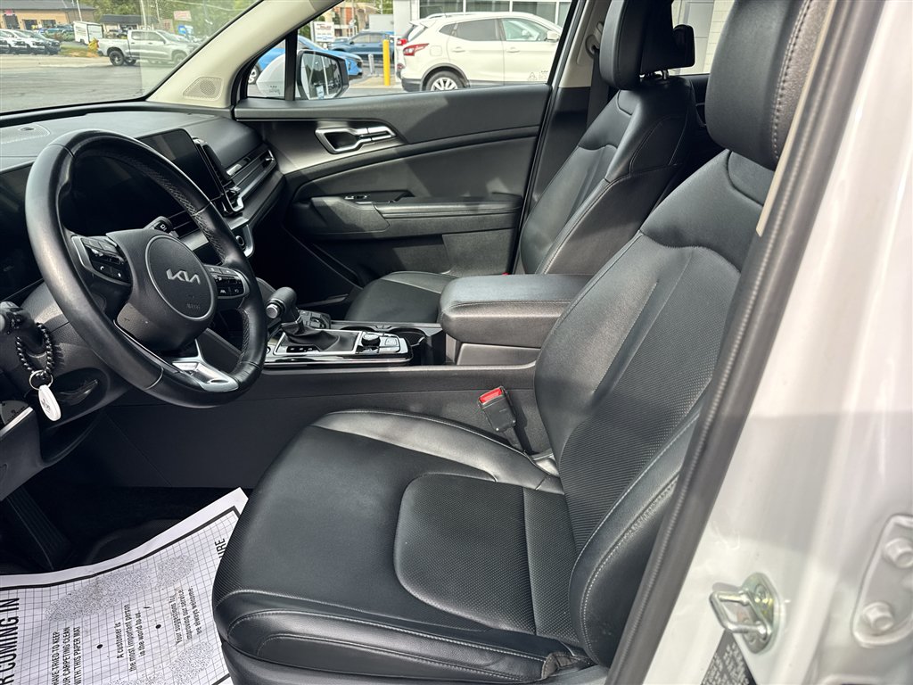 Used 2024 Kia Sportage EX FWD image 6