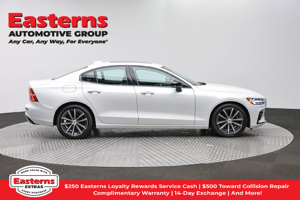 Used 2022 Volvo S60 B5 Inscription FWD image 5