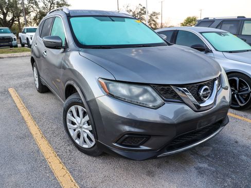 Used 2016 Nissan Rogue S w/ Appearance Package image 4