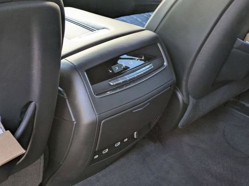 Certified 2023 Cadillac Escalade Premium Luxury Platinum w/ LPO, Radiant Package AWD/4WD image 32