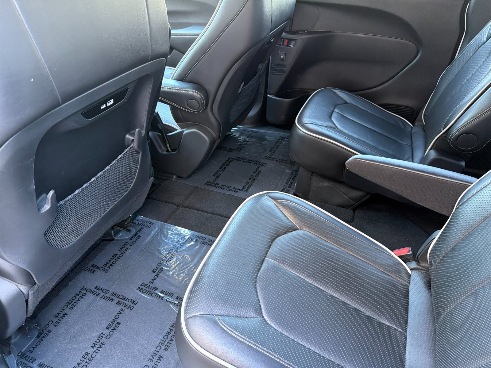 Used 2026 Chrysler Pacifica Limited FWD image 14