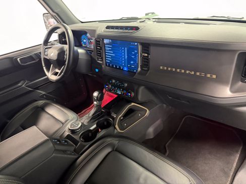 Used 2025 Ford Bronco Badlands AWD/4WD image 22