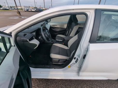 Used 2026 Toyota Corolla LE FWD image 11