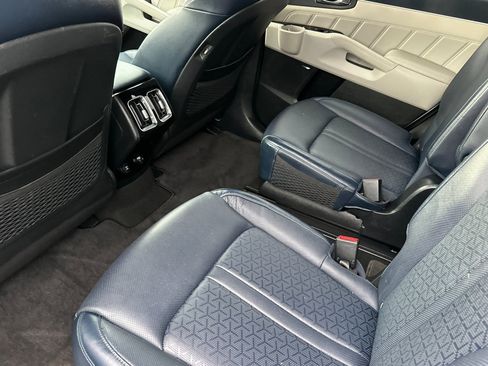 Used 2022 Kia Sorento SX Prestige image 12