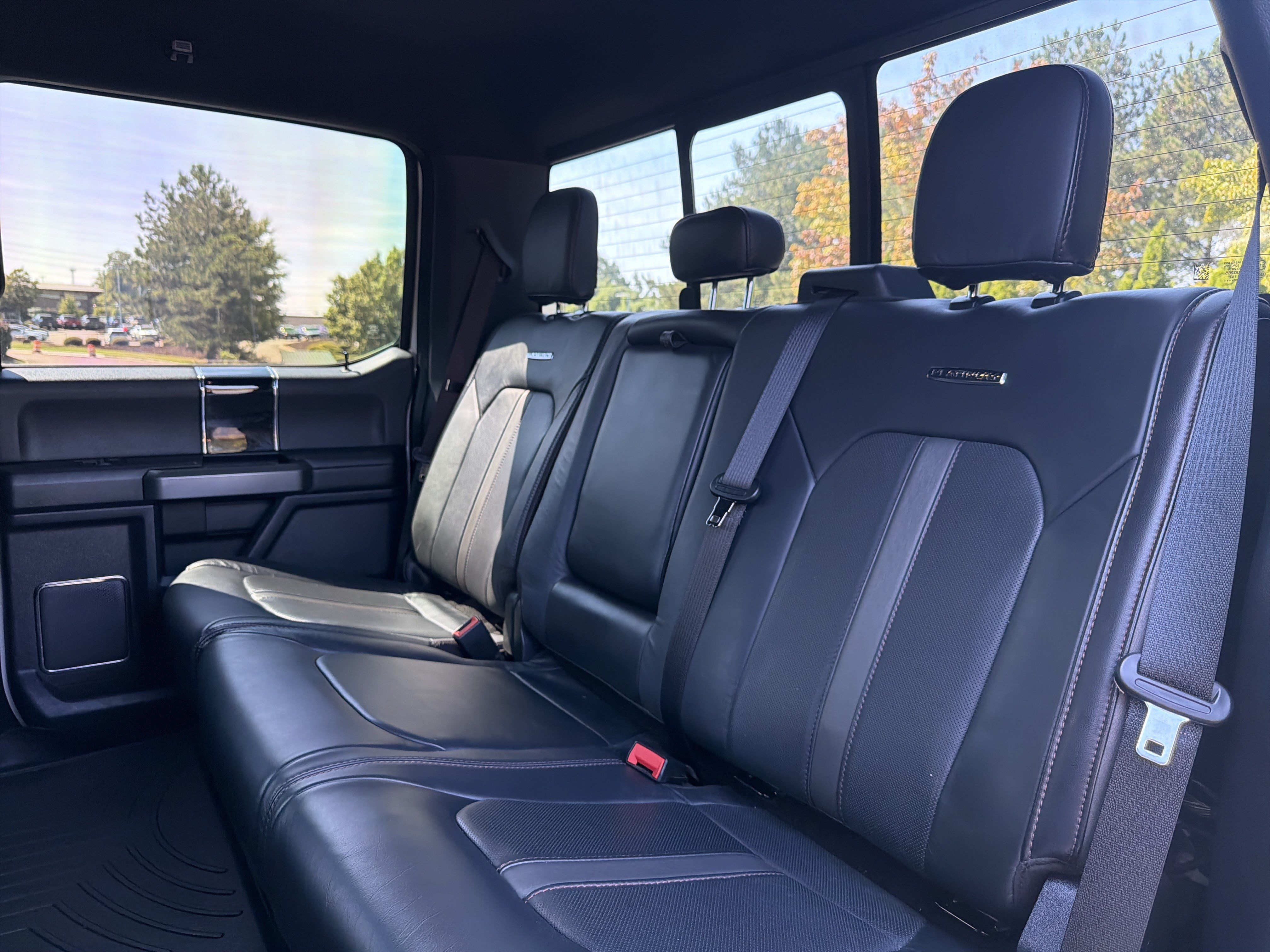 Used 2022 Ford F350 Platinum w/ FX4 Off-Road Package AWD/4WD image 6