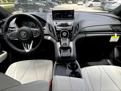 Used 2025 Acura RDX SH-AWD image 5