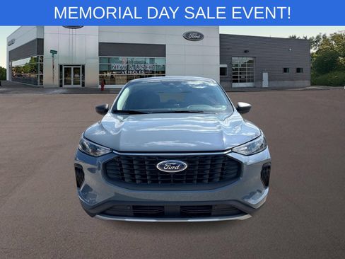 Used 2023 Ford Escape Active AWD/4WD image 3