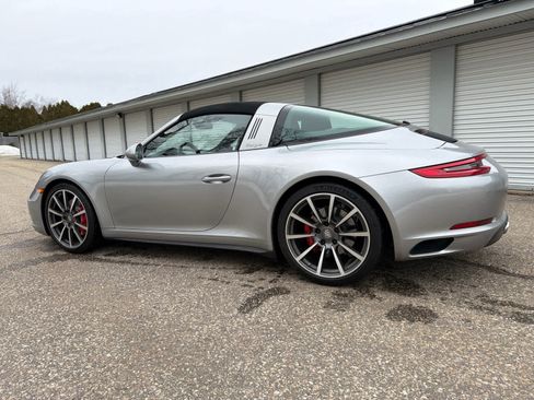 Used 2019 Porsche 911 Targa 4S w/ Sport Package image 3