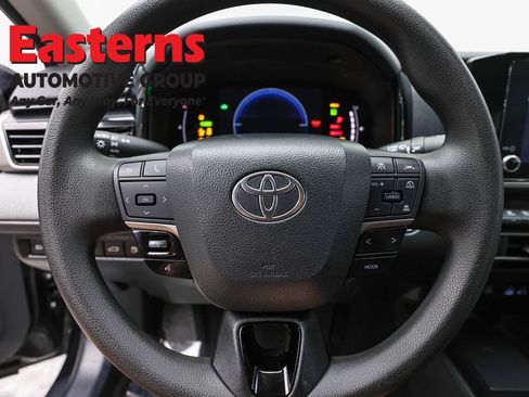 Used 2025 Toyota Camry LE FWD image 10