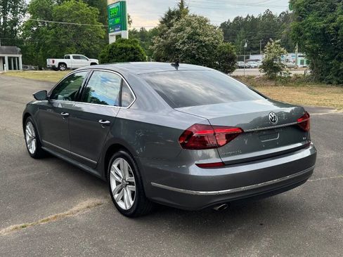 Used 2017 Volkswagen Passat 1.8T SEL Premium FWD image 6