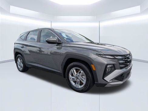 Certified 2026 Hyundai Tucson SE FWD image 1