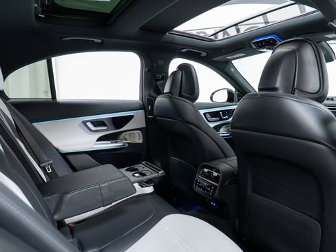 Certified 2025 Mercedes-Benz E 53 AMG e 4MATIC Sedan image 24