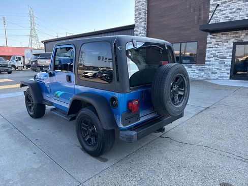 Used 2002 Jeep Wrangler X image 2