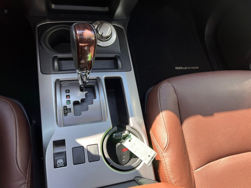 Used 2023 Toyota 4Runner Limited AWD/4WD image 36