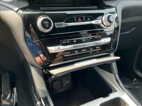Used 2023 Ford Explorer ST-Line AWD/4WD image 23