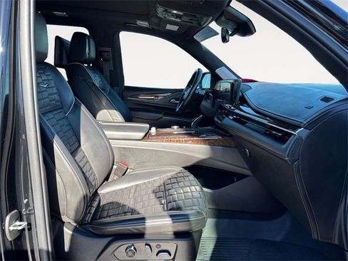 Used 2021 Cadillac Escalade ESV Sport Platinum image 15