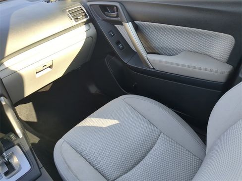 Used 2017 Subaru Forester 2.5i Premium image 15