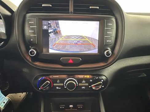 Used 2024 Kia Soul LX w/ Option Group 015 FWD image 23