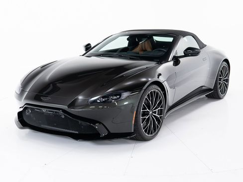 Used 2023 Aston Martin V8 Vantage Roadster image 10