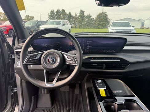 Used 2025 Buick Enclave Avenir w/ Super Cruise Package image 16