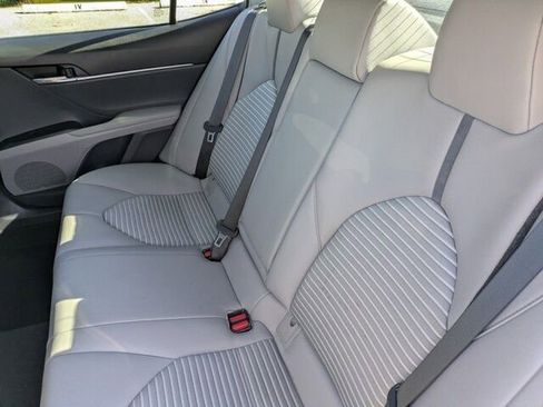 Used 2021 Toyota Camry SE w/ Convenience Package image 17