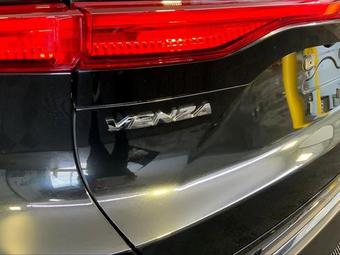 Certified 2023 Toyota Venza XLE AWD/4WD image 18