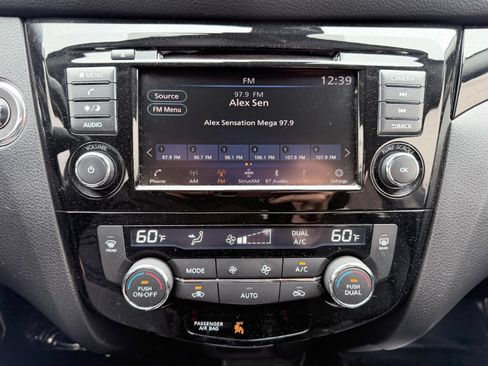 Used 2022 Nissan Rogue Sport SV w/ Technology Package AWD/4WD image 29