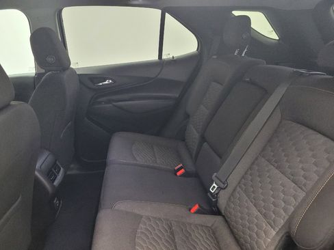 Used 2020 Chevrolet Equinox LT w/ Driver Convenience Package image 18