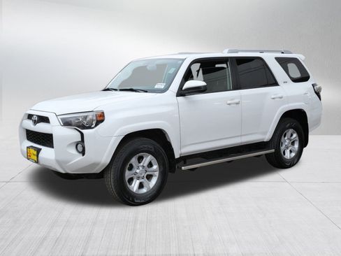 Certified 2018 Toyota 4Runner SR5 image 3