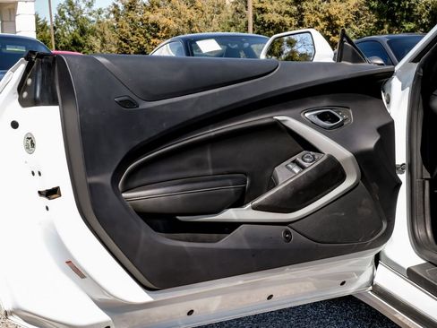 Used 2016 Chevrolet Camaro SS image 33