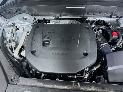 Used 2025 Volvo XC90 B6 Plus image 37