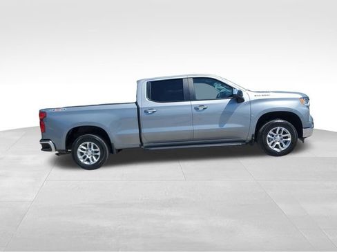 Used 2025 Chevrolet Silverado 1500 LT w/ Convenience Package II AWD/4WD image 3