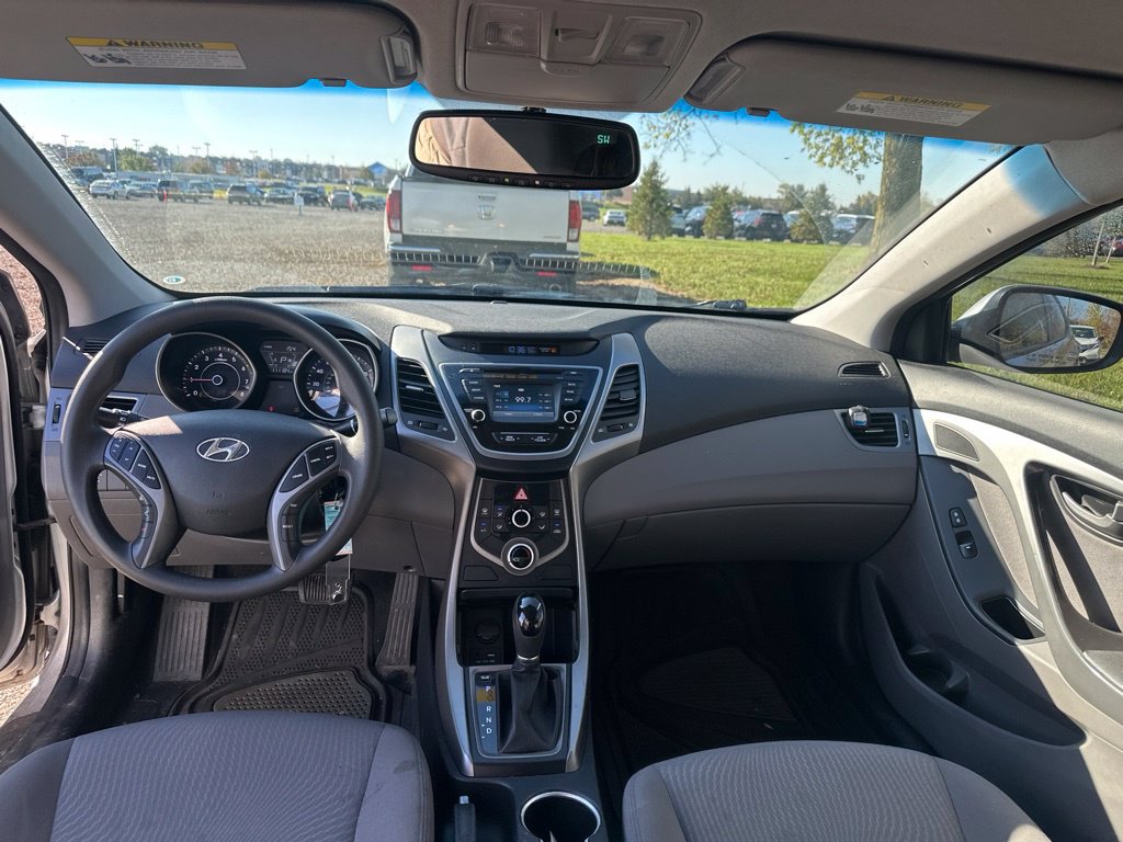 Used 2016 Hyundai Elantra SE w/ Option Group 02 FWD image 17