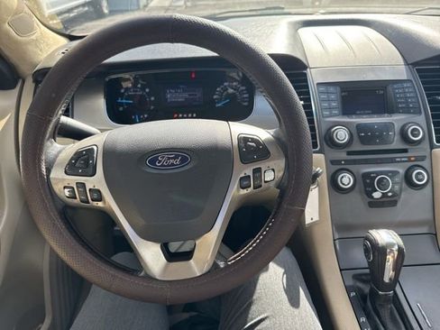Used 2014 Ford Taurus SEL image 8