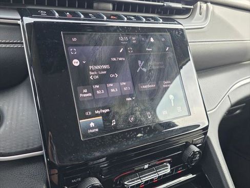 Certified 2023 Jeep Grand Cherokee Laredo image 25