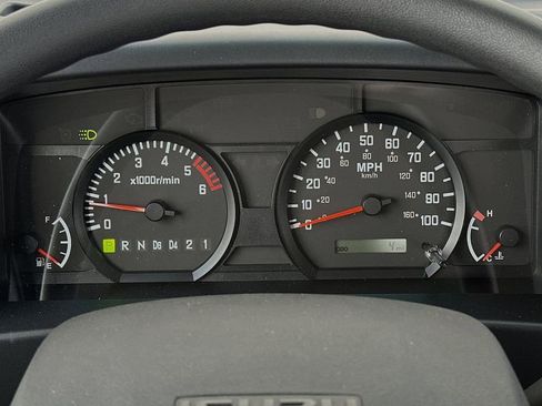 Used 2024 Isuzu NPR RWD image 17